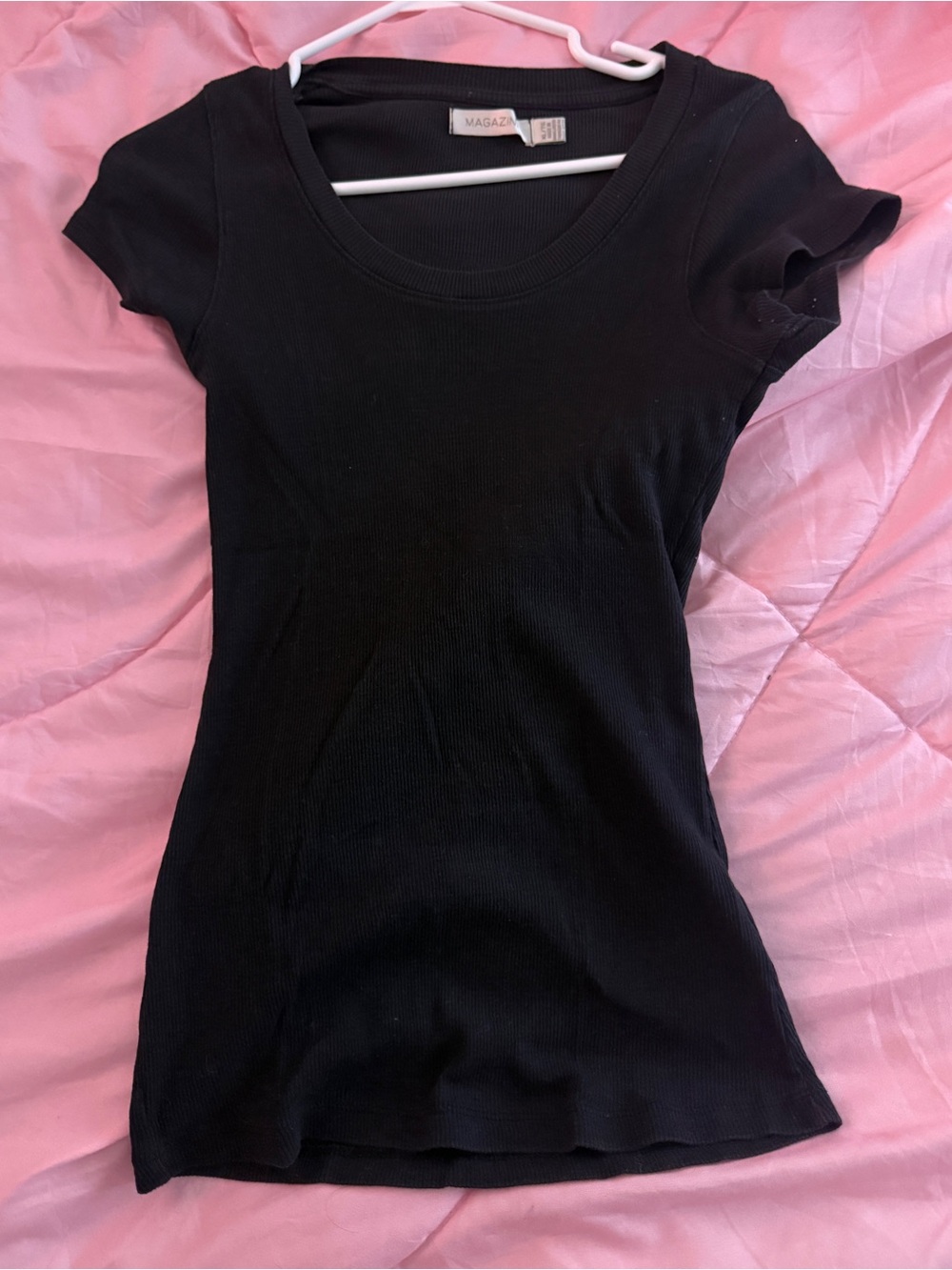 Black Scoop Neck Short Sleeve Tee
